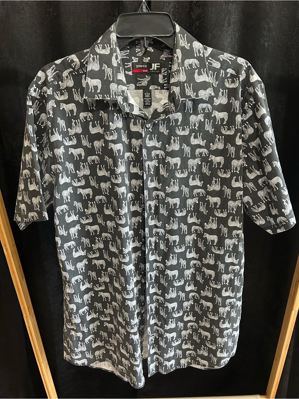 jf j.ferrar Black Short-Sleeve Button-Up Shirt with White Animal Print